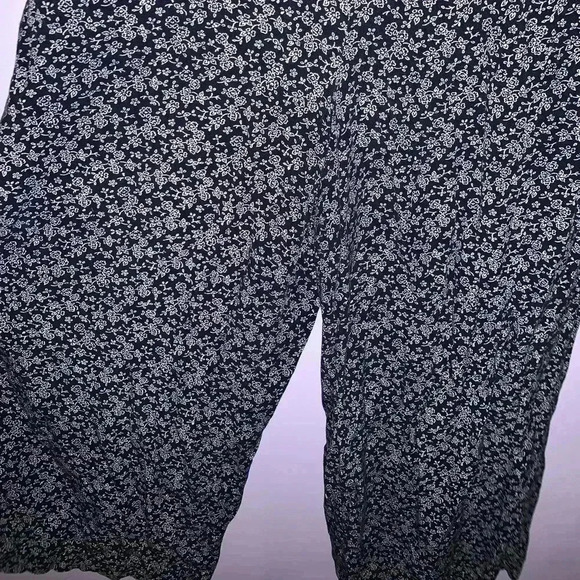 Universal Thread Women’s Small Floral Jumpsuit - Picture 2 of 4